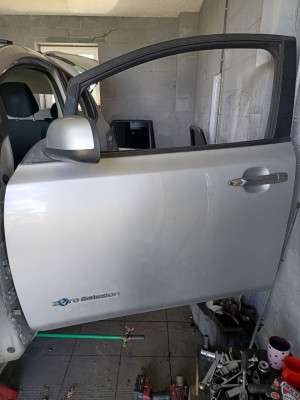 Дверь передняя левая Nissan LEAF I 2010-2017