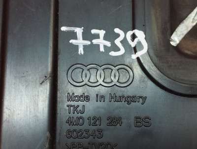 Дефлектор (попвітропровід) радіатора правий Audi Q7 4M(2015-2020)