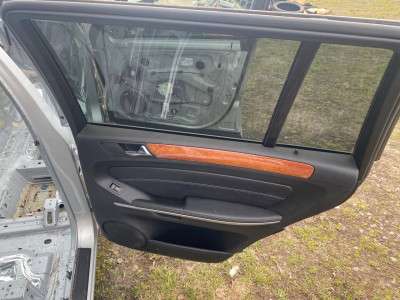 Двері задні праві Mercedes GL X164