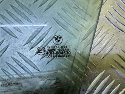 Скло бокових дверей передніх лівих BMW X5 E53 (2003-2006) рестайл