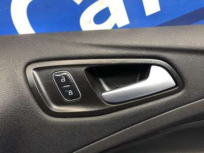 Обшивка (карта) дверей передньої правої Ford Escape 3 FL ( 2012 - 2019 )