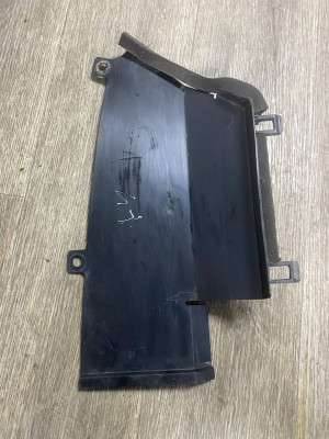 Дефлектор (попвітропровід) радіатора правий Nissan Leaf II 2018-2024