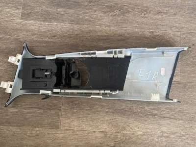 Обшивка стійки салону середня права E-class W212 - 5
