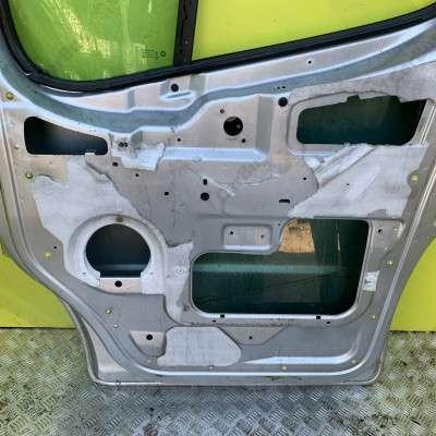 Двері передні праві Renault Trafic II, Opel Vivaro II, Nissan Primastar II (2006-2014) рестайл