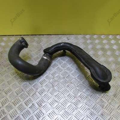 Патрубок интеркулера Renault Trafic II, Opel Vivaro II, Nissan Primastar II (2006-2014) рестайл