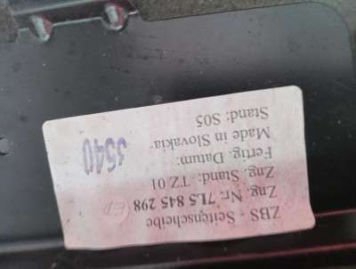 Скло кузовне заднє праве Volkswagen Touareg (2007-2010) рестайл