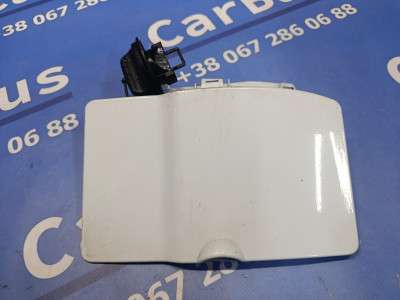 Лючок бензобака Renault Trafic II, Opel Vivaro II, Nissan Primastar II (2006-2014) рестайл