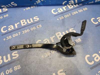 Петля кришки (двері) багажника Volkswagen Touareg (2007-2010) рестайл