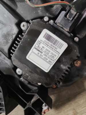 Фара передня права Nissan LEAF I 2010-2017