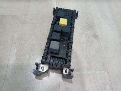 Блок реле Mercedes GL X166