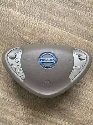 Подушка безопасности в рулевое колесо Nissan LEAF I 2010-2017