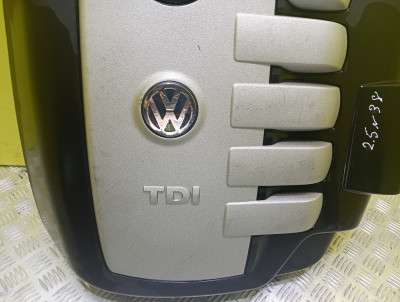 Накладка декоротивна (на ДВС) Volkswagen Touareg (2003-2006) дорестайл