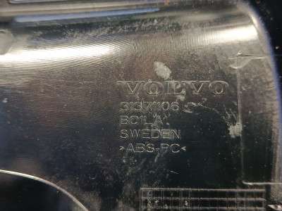 Рамка дзеркала VOLVO XC90