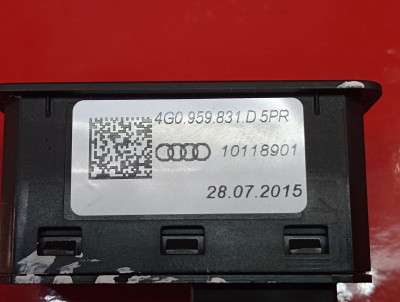 Кнопка відкриття багажника Audi Q7 4M(2015-2020) - 4