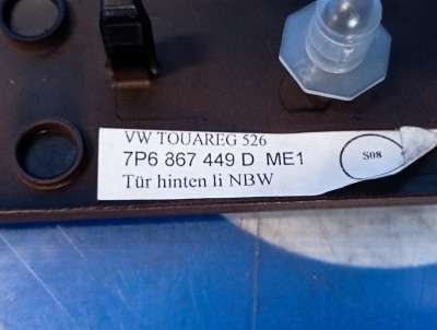 Накладка декоративна (молдинг) задніх лівих дверей Volkswagen Touareg NF (2010-2014)