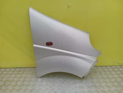 Крило переднє праве Renault Trafic II, Opel Vivaro II, Nissan Primastar II (2001-2006) дорестайл