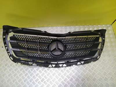 Решітка радіатора Mercedes-Benz Sprinter W 906 (2014-2018) рестайл