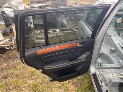 Дверь задняя левая Mercedes GL X164