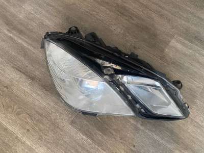 Фара передня права E-class W212