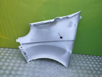 Крило переднє праве Renault Trafic II, Opel Vivaro II, Nissan Primastar II (2006-2014) рестайл