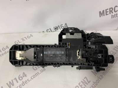 Кронштейн (тримач) ручки дверей Mercedes ML W166 (з 2011)