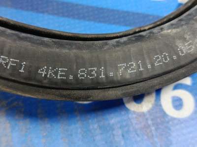 Ущільнювач дверей передній лівий/правий Audi E-TRON