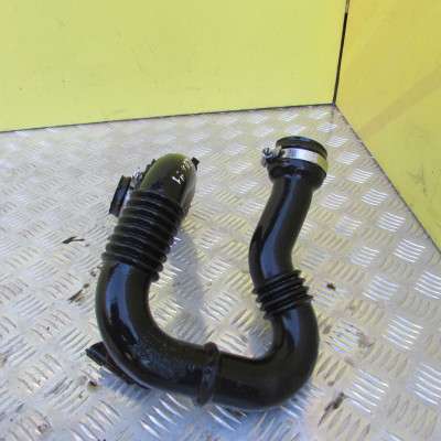 Патрубок интеркулера Renault Trafic II, Opel Vivaro II, Nissan Primastar II (2006-2014) рестайл