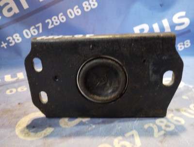 Подушка двигуна Renault Trafic II, Opel Vivaro II, Nissan Primastar II (2006-2014) рестайл