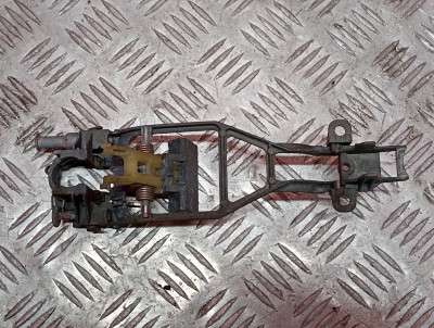 Кронштейн (тримач) ручки дверей Volkswagen Touareg (2007-2010) рестайл