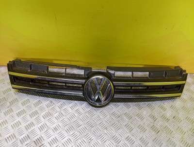 Решітка радіатора Volkswagen Touareg NF (2010-2014)