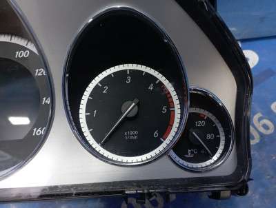 Панель приладів (щиток приладів) Mercedes-Benz W212 E350 (2009-2016)