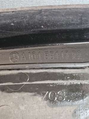 Захист арки передній лівий. Частина підкрилка Mercedes ML W164 (2005-2011)