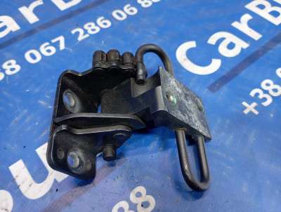 Петля двери передней правой Volkswagen Touareg (2007-2010) рестайл