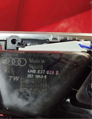 Ручка дверей внутрішня передня права Audi Q7 4M(2015-2020)