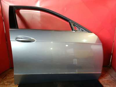Двері передні праві E-class W212