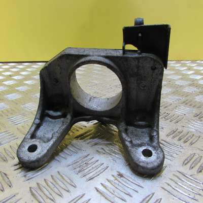 Кронштейн (кріплення) КПП Renault Trafic II, Opel Vivaro II, Nissan Primastar II (2006-2014) рестайл