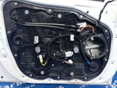 Двері передні ліві KIA NIRO 2019 - 2022
