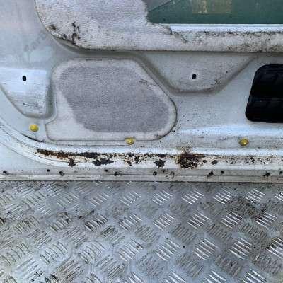 Двері передні праві Renault Trafic II, Opel Vivaro II, Nissan Primastar II (2001-2006) дорестайл