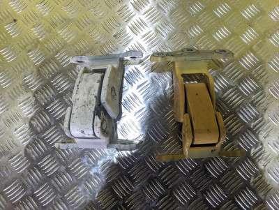 Петля двері розпашной Renault Trafic II, Opel Vivaro II, Nissan Primastar II (2006-2014) рестайл