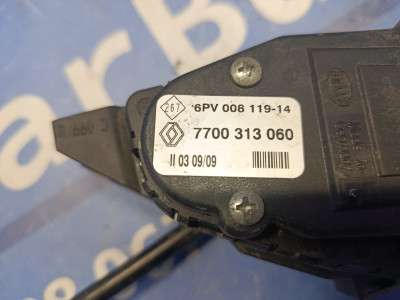 Педаль газу Renault Trafic II, Opel Vivaro II, Nissan Primastar II (2006-2014) рестайл