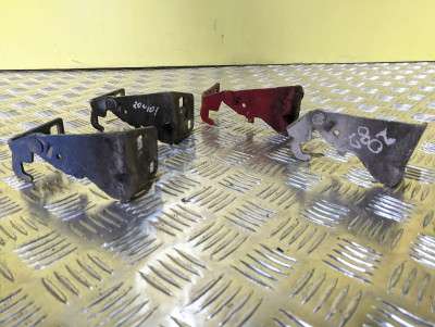 Петля капота ліва Renault Trafic II, Opel Vivaro II, Nissan Primastar II (2006-2014) рестайл