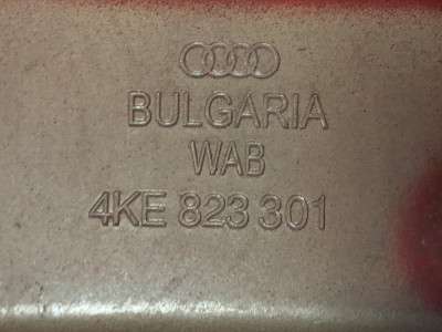 Петля капота ліва Audi E-TRON