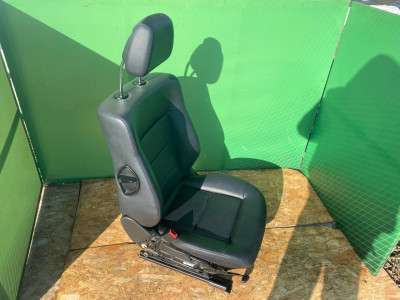 Сидіння переднє ліве E-class W212