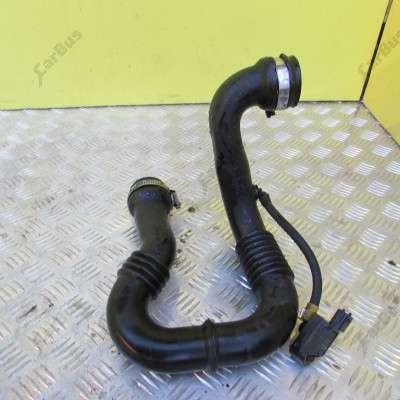 Патрубок інтеркулера Renault Trafic II, Opel Vivaro II, Nissan Primastar II (2006-2014) рестайл