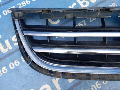 Решетка радиатора Volkswagen Touareg (2007-2010) рестайл