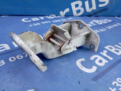 Петля двері розпашной Renault Trafic II, Opel Vivaro II, Nissan Primastar II (2006-2014) рестайл