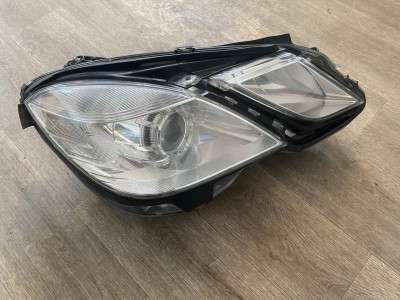 Фара передня права E-class W212