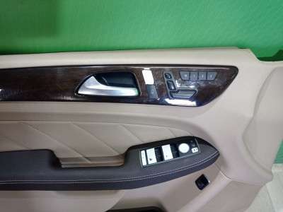 Обшивка (карта) двері передньої лівої Mercedes GL X166