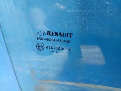 Скло бокових дверей передніх правих Renault Kadjar (2015 - 2022)