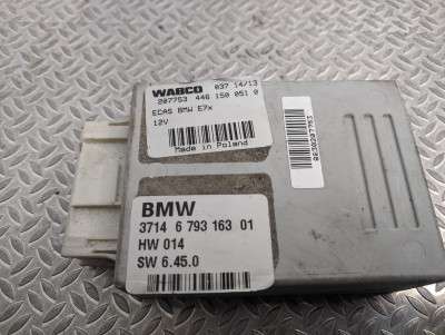 Блок управления подвеской (пневмоподвеской) BMW X5 E70 (2010-2013) рестайл